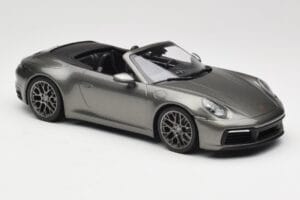 Porsche 911 992 Carrera 4S Cabriolet Mamba Green Metallic Minichamps 1:18 155067337 Metall — Bild 4 von 6
