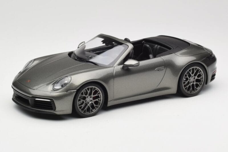 Porsche 911 992 Carrera 4S Cabriolet Mamba Green Metallic Minichamps 1:18 155067337 Metall