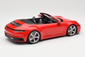 Porsche 911 992 Carrera 4S Cabriolet Rot Minichamps 1:18 155067331 Metall — Bild 2 von 6