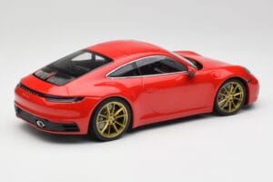 Porsche 911 992 Carrera 4S Guards Rot & Goldene Räder Minichamps 1:18 153067328 Metall — Bild 2 von 6