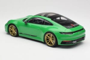 Porsche 911 992 Carrera 4S Python Green Minichamps 1:18 155067325 Metall — Bild 5 von 6
