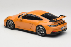 Porsche 911 992 GT3 Bahama Yellow Norev 1:18 187387 Metall — Bild 7 von 8