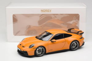 Porsche 911 992 GT3 Bahama Yellow Norev 1:18 187387 Metall — Bild 8 von 8