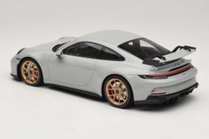 Porsche 911 992 GT3 Chalk Goldene Felgen Minichamps 1:18 117069001 Metall — Bild 5 von 6