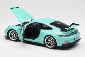 Porsche 911 992 GT3 Mint Grün Norev 1:18 187316 Metall — Bild 5 von 8