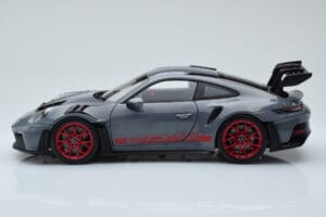 Porsche 911 992 GT3 RS Arctic Grau Pyro Rot Norev 1:18 187350 Metall — Bild 4 von 8
