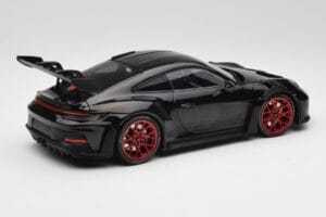 Porsche 911 992 GT3 RS Schwarz & Rote Räder & Schwarzes Dekor Minichamps 1:18 153062240 Metall — Bild 2 von 6