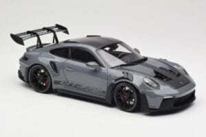 Porsche 911 992 GT3 RS Crayon Weissach Package & Black Wheels Minichamps 1:18 110062024 Metall — Bild 6 von 8
