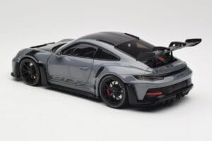 Porsche 911 992 GT3 RS Crayon Weissach Package & Black Wheels Minichamps 1:18 110062024 Metall — Bild 7 von 8
