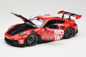 Porsche 911 992 GT3 RS Getspeed Race Taxi Guards Red Minichamps 1:18 110062040 Metall — Bild 2 von 8