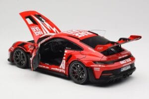 Porsche 911 992 GT3 RS Getspeed Race Taxi Guards Red Minichamps 1:18 110062040 Metall — Bild 5 von 8