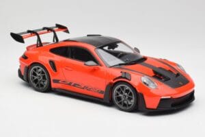 Porsche 911 992 GT3 RS Guards Orange & Silber Felgen Minichamps 1:18 911992002 Metall — Bild 4 von 6