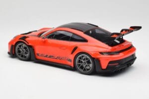 Porsche 911 992 GT3 RS Guards Orange & Silber Felgen Minichamps 1:18 911992002 Metall — Bild 5 von 6