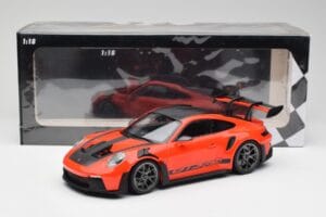 Porsche 911 992 GT3 RS Guards Orange & Silber Felgen Minichamps 1:18 911992002 Metall — Bild 6 von 6