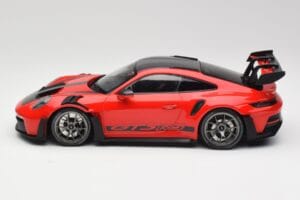 Porsche 911 992 GT3 RS Guards Rot & Silberne Räder Weissach Package Minichamps 1:18 153062246 Metall — Bild 3 von 6