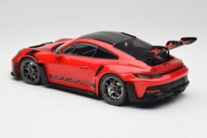 Porsche 911 992 GT3 RS Guards Rot & Silberne Räder Weissach Package Minichamps 1:18 153062246 Metall — Bild 5 von 6