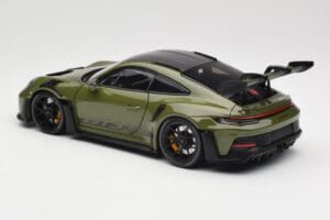 Porsche 911 992 GT3 RS Nato Olive & Black Wheels Minichamps 1:18 110062027 Metall — Bild 7 von 8