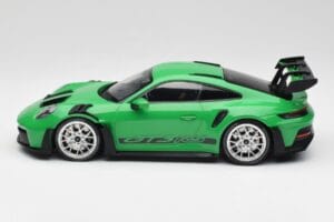 Porsche 911 992 GT3 RS Python Grün & Silberne Räder & Schwarzes Dekor Minichamps 1:18 153062235 Metall — Bild 3 von 6