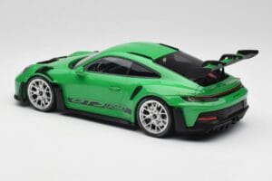 Porsche 911 992 GT3 RS Python Grün & Silberne Räder & Schwarzes Dekor Minichamps 1:18 153062235 Metall — Bild 5 von 6
