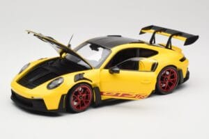 Porsche 911 992 GT3 RS Racing Yellow Weissach Package & Red Wheels Minichamps 1:18 110062025 Metall — Bild 2 von 8