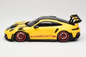 Porsche 911 992 GT3 RS Racing Yellow Weissach Package & Red Wheels Minichamps 1:18 110062025 Metall — Bild 4 von 8