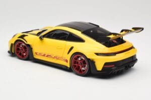 Porsche 911 992 GT3 RS Racing Yellow Weissach Package & Red Wheels Minichamps 1:18 110062025 Metall — Bild 7 von 8