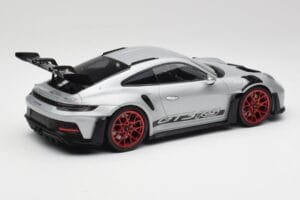 Porsche 911 992 GT3 RS Silber & Rote Räder Minichamps 1:18 153062241 Metall — Bild 2 von 6
