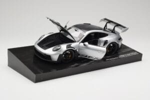Porsche 911 992 GT3 RS Silber Weissach Package Minichamps 1:18 110062020 Metall — Bild 3 von 8