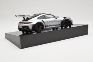 Porsche 911 992 GT3 RS Silber Weissach Package Minichamps 1:18 110062020 Metall — Bild 4 von 8