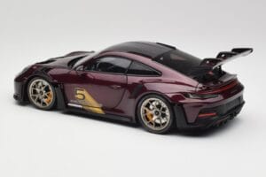 Porsche 911 992 GT3 RS Ultraviolett & Silber Räder Minichamps 1:18 110062029 Metall — Bild 7 von 8