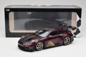 Porsche 911 992 GT3 RS Ultraviolett & Silber Räder Minichamps 1:18 110062029 Metall — Bild 8 von 8