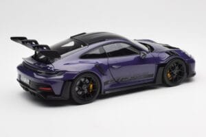 Porsche 911 992 GT3 RS Weissach Package Ultraviolet Norev 1:18 187368 Metall — Bild 3 von 8