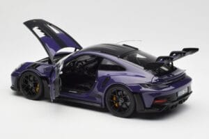 Porsche 911 992 GT3 RS Weissach Package Ultraviolet Norev 1:18 187368 Metall — Bild 5 von 8