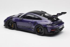Porsche 911 992 GT3 RS Weissach Package Ultraviolet Norev 1:18 187368 Metall — Bild 7 von 8
