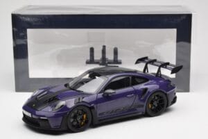 Porsche 911 992 GT3 RS Weissach Package Ultraviolet Norev 1:18 187368 Metall — Bild 8 von 8