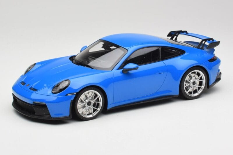 Porsche 911 992 GT3 Shark Blau & Silber Räder Minichamps 1:18 143069015 Resin