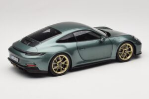 Porsche 911 992 GT3 Touring Package Malachite Green Metallic Norev 1:18 187382 Metall — Bild 3 von 8