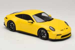 Porsche 911 992 GT3 Touring Gelb Schwarze Felgen Minichamps 1:18 117069021 Metall — Bild 4 von 6