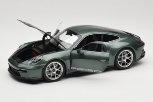 Porsche 911 992 S/T Malachite Green Metallic Norev 1:18 187472 Metall — Bild 2 von 8