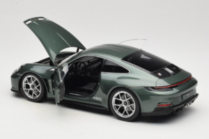 Porsche 911 992 S/T Malachite Green Metallic Norev 1:18 187472 Metall — Bild 4 von 8