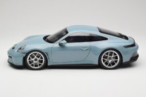 Porsche 911 992 S/T Meisenblau Norev 1:12 127550 Metall — Bild 3 von 6