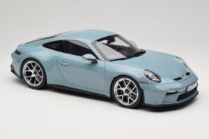 Porsche 911 992 S/T Meisenblau Norev 1:12 127550 Metall — Bild 4 von 6