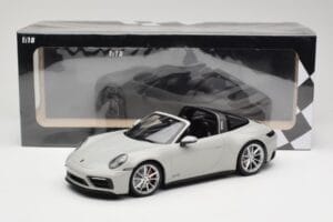 Porsche 911 992 Targa 4 GTS Grau Minichamps 1:18 155061064 Metall — Bild 6 von 6