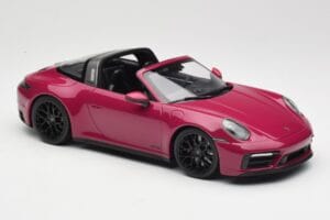 Porsche 911 992 Targa 4 GTS Rubystar Minichamps 1:18 155061066 Metall — Bild 4 von 6