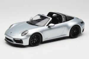 Porsche 911 992 Targa 4 GTS Silber Minichamps 1:18 155061061 Metall