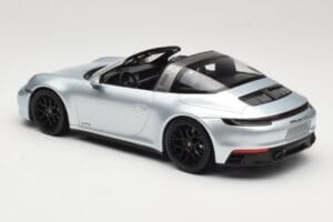 Porsche 911 992 Targa 4 GTS Silber Minichamps 1:18 155061061 Metall — Bild 5 von 6