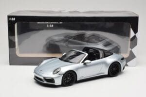 Porsche 911 992 Targa 4 GTS Silber Minichamps 1:18 155061061 Metall — Bild 6 von 6