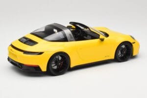 Porsche 911 992 Targa 4 GTS Gelb Minichamps 1:18 153061064 Metall — Bild 2 von 6