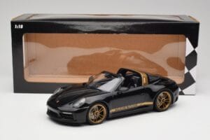 Porsche 911 992 Targa Porsche Design Schwarz & Gold Concept Minichamps 1:18 PORSCHE001 Metall — Bild 6 von 6