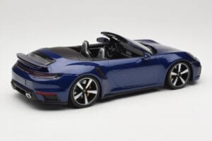 Porsche 911 992 Turbo S Cabriolet Blue Metallic Minichamps 1:18 155069081 Metall — Bild 2 von 6
